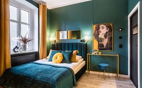 Beautiful Studios Słowackiego by Noclegi Renters